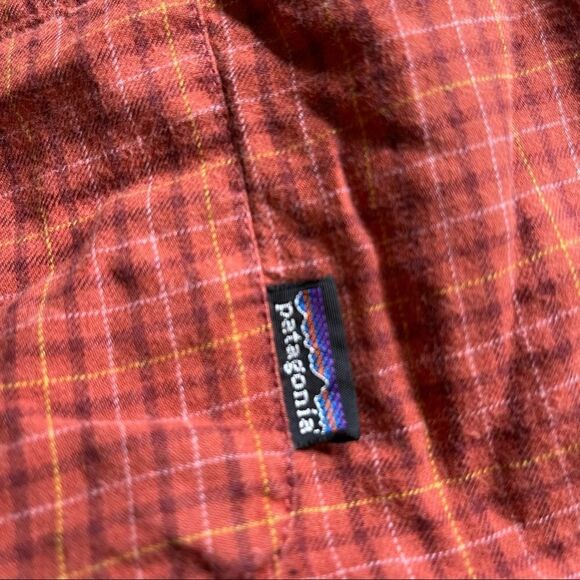 Patagonia Orange-Rust Plaid Long Sleeve Outdoor Adventure Shirt in Size Medium - Picture 5 of 7